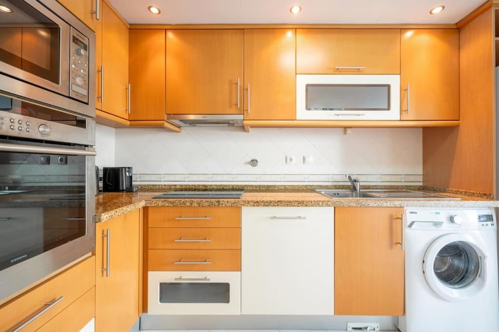 Sunny With Very Spacious Terrace