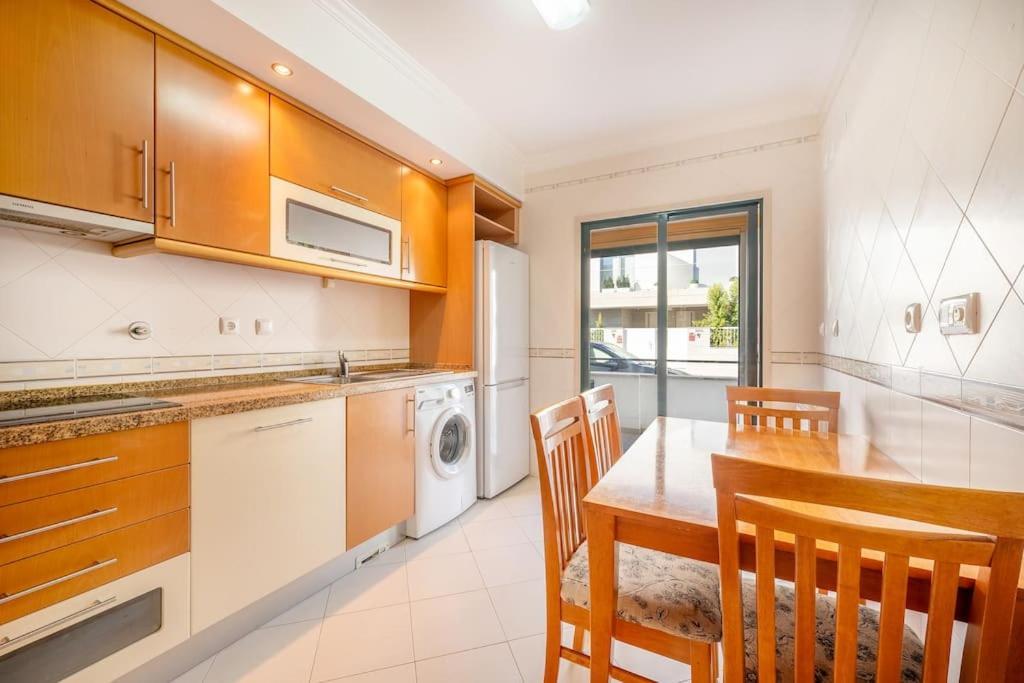 Appartement Sunny With Very Spacious Terrace Cascais